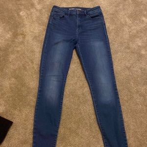Old Navy Rockstar High Rise Jeans Skinny Raw Hem   (Tub 4)